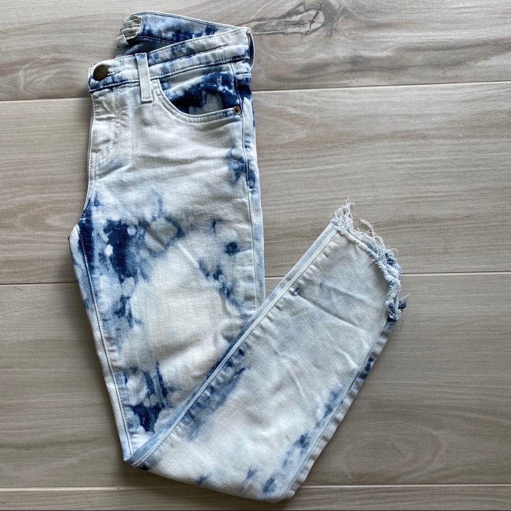 Current Elliott sz 25 skinny cut at bottom jeans
